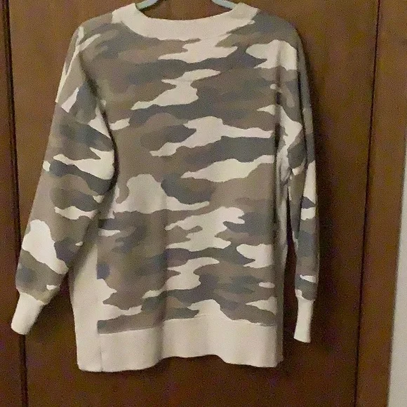 AERIE Camouflage Sweatshirt - Picture 2 of 8